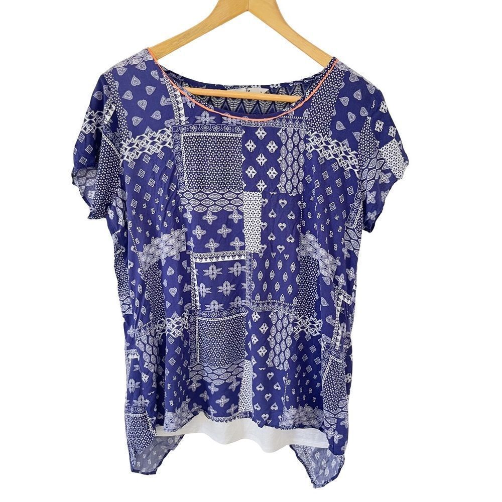 Tu‎ Navy White Patchwork Asymmetrical Open Back Short Sleeve Blouse